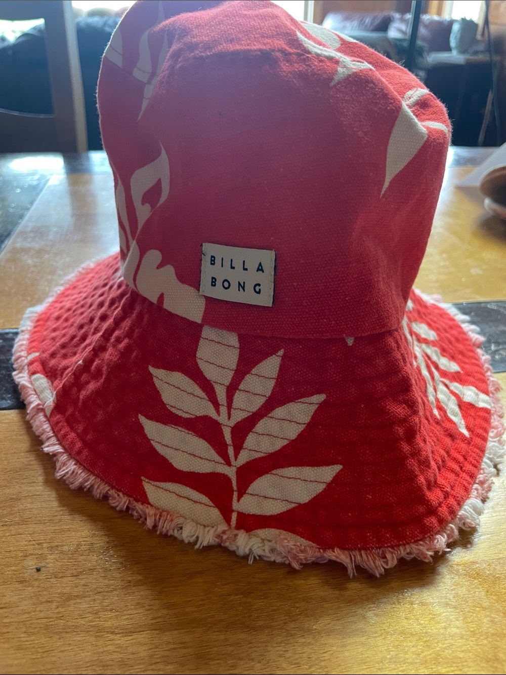 NEW Billabong Red and White Floral Bucket Hat